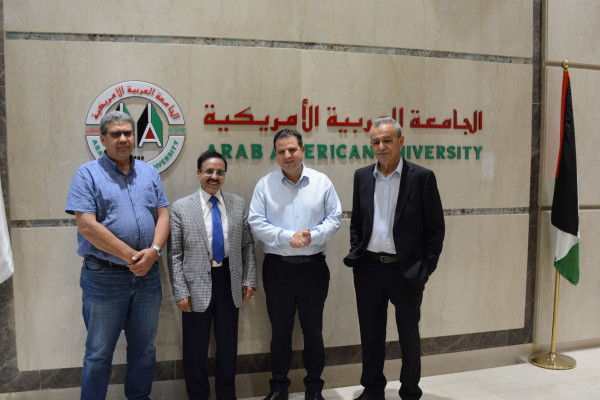 رئيس مجلس إدارة الجامعة العربية الأمريكية يلتقي وفداً من القائمة المشتركة