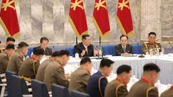 وسط مخاوف من تجربة نووية.. زعيم كوريا الشمالية يرأس اجتماعاً عسكرياً