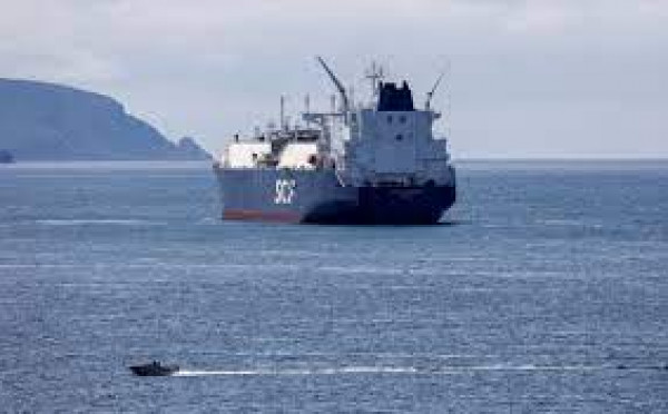 مع تكثيف العقوبات.. ناقلات النفط الروسية "تراوغ" أنظمة التتبّع في المحيطات