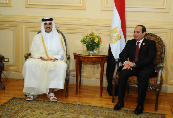 الرئيس المصري وأمير قطر يتفقان على أهمية التوصل لحل عادل للقضية الفلسطينية