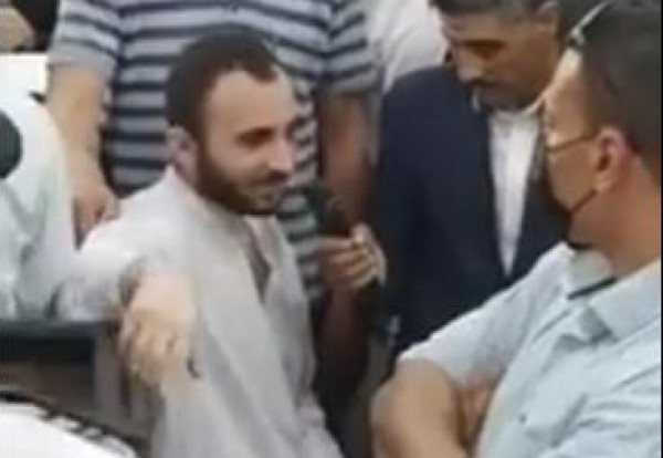 شاهد: قاتل طالبة المنصورة يضحك خلال محاكمته
