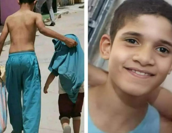 خلع ملابسه..طفل جزائري يحمي شقيقه الصغير من أشعة الشمس