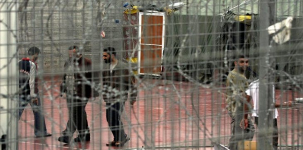 "الميزان" يُحمل الاحتلال المسؤولية عن حياة المعتقلين الفلسطينيين