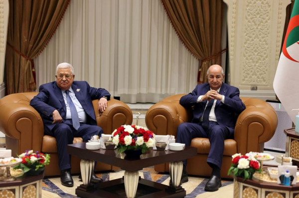 طالع تفاصيل اجتماع الرئيس عباس مع نظيره الجزائري