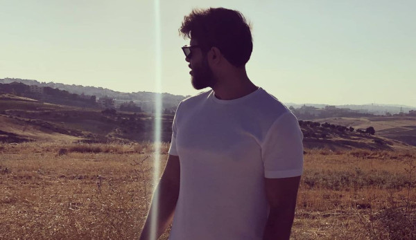 في أحدث ظهور رسمي..أدهم نابلسي من فنان إلى إمام وقارئ للقرآن
