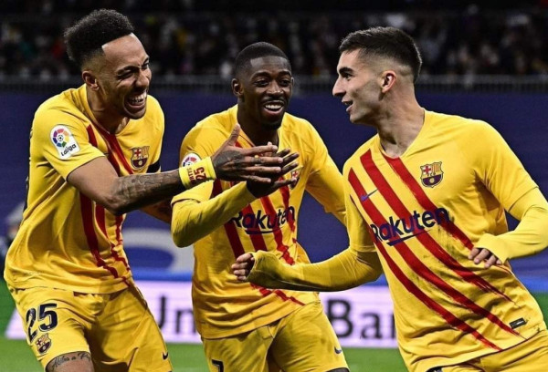 إلى أين وصلت مفاوضات عثمان ديمبيلي مع برشلونة؟
