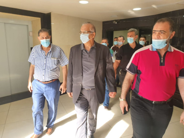 "الجيلاني" يجول في مستشفى الهمشري مع مديرها العام وأعضاء الهيئة الإدارية