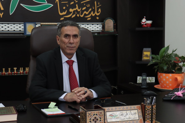 رئيس بلديـة بيتونيا يُهنىء الناجحين في الثانوية العامة