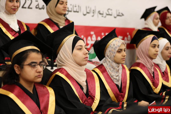 شاهد: "التعليم" بغزة تنظم حفلاً لتكريم أوائل الثانوية العامة 2022
