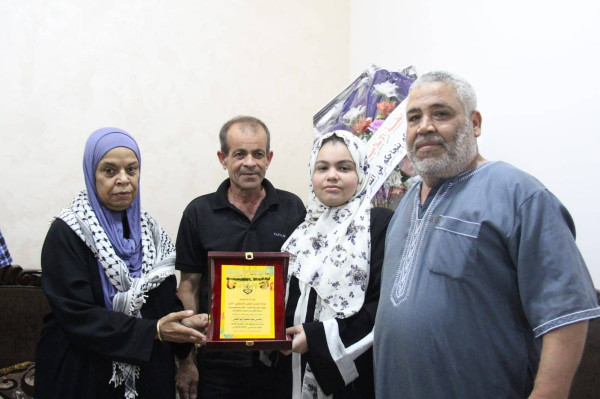 (فتح) تكرّم أوائل الثانوية العامة بشرق غزة