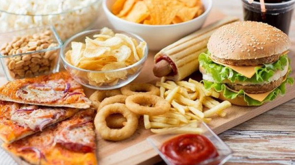 احذر من هذه الوجبة السريع.. قد تزيد احتمالية إصابتك بألزهايمر