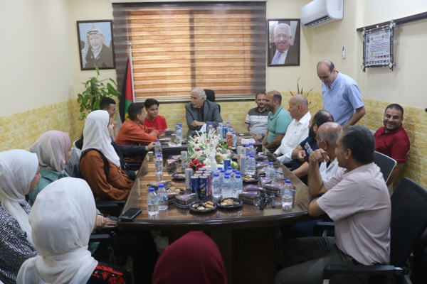 الوزير أبو النجا يكرم أوائل الثانوية العامة على مستوى فلسطين من سكان محافظة غزة