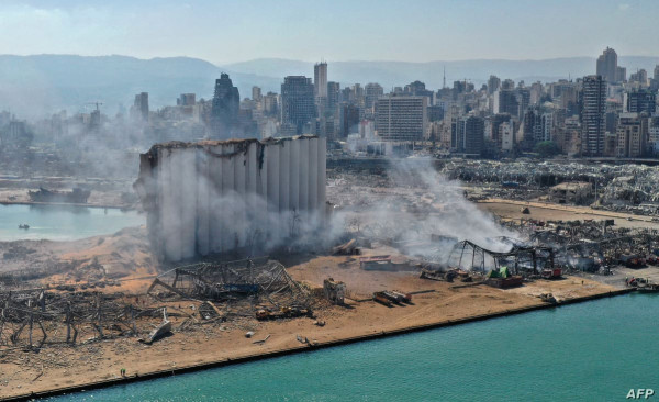 انهيار جزء جديد من صوامع الحبوب في مرفأ بيروت