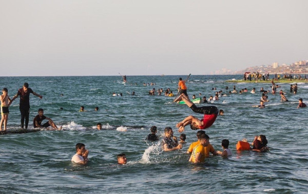 تنويه هام من بلدية غزة للمواطنين حول السباحة في البحر