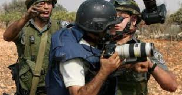 "الإعلام": استهداف الصحافة جرائم تستوجب ملاحقة الاحتلال