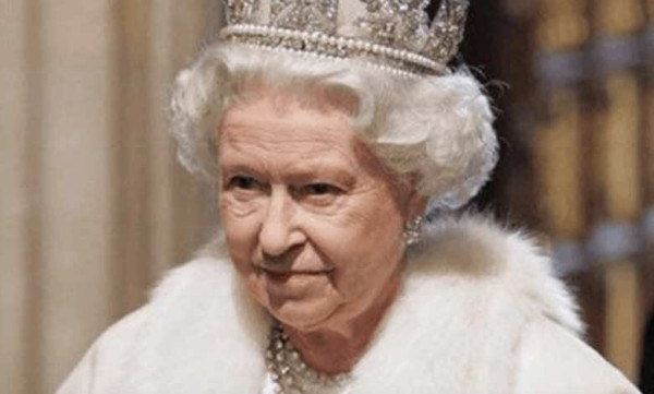 شاهد: عملة معدنية جديدة تحمل توقيع الملكة إليزابيث