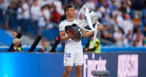 موقف ريال مدريد من بيع نجم وسطه البرازيلي