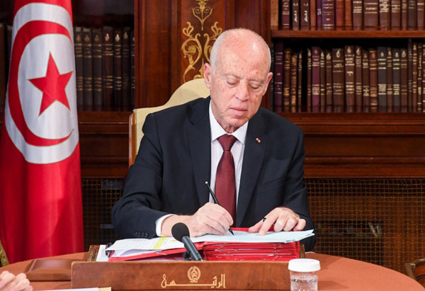 تونس: الرئيس سعيّد يصادق على دستور البلاد الجديد