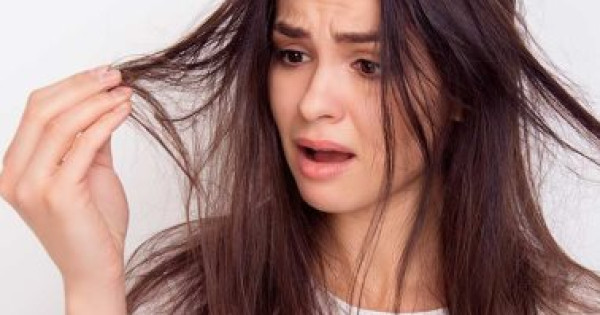 أسباب تساقط الشعر عند النساء.. أبرزها التوتر وفقر الدم
