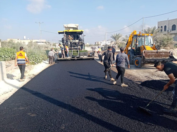 "الأشغال" تبدأ أعمال الأسفلت في مشروع طريق جنين- حيفا
