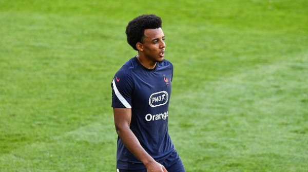 المبلغ المطلوب من برشلونة لتسجيل مدافعه