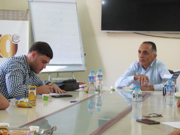 فارس العرب تعقد ورشة عمل حول موضوع المناظرات