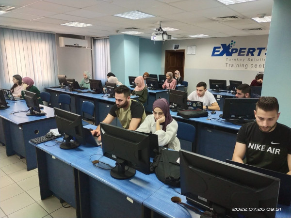 إطلاق مشروع التدريب من أجل التوظيف "Tech Savvy"