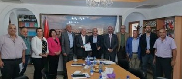 رئيس مجلس إدارة (بال تريد) يتسلم أمانة سر المجلس التنسيقي لمؤسسات القطاع الخاص