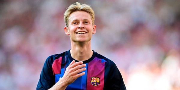 لاعب برشلونة يطير إلى لندن