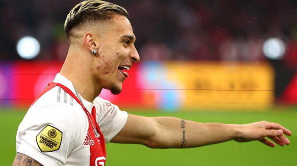 بـ 100 مليون يورو.. لاعب برازيلي في مانشستر يونايتد