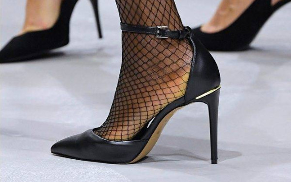 تعرفي على أهم اتجاهات الموضة لأحذية خريف 2022
