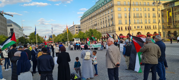 عشرات الناشطين ينظمون وقفة تضامنية مع الأسرى الفلسطينيين في برلين