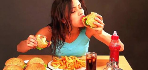 احذر.. قد يكون الجوع الدائم من أعراض الإصابة بمرض خطير