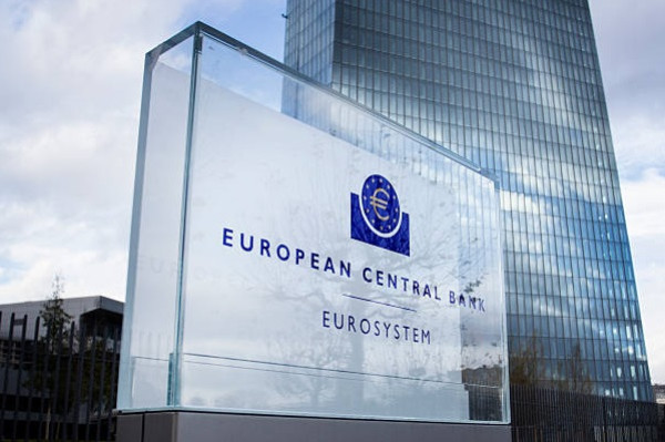 "المركزي الأوروبي" يعتزم رفعاً غير مسبوق للفائدة منذ عام 2011
