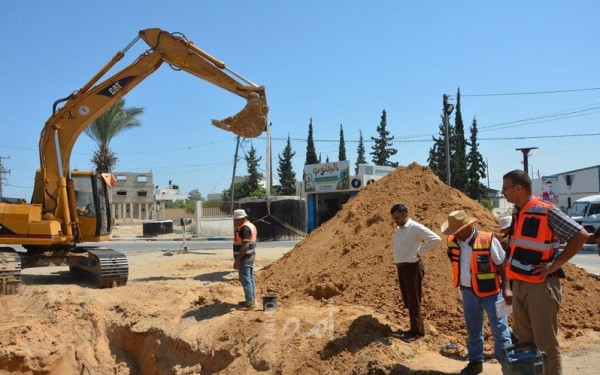 البدء بتنفيذ مشروع إنشاء شبكة صرف صحي في حي جورة اللوت خانيونس