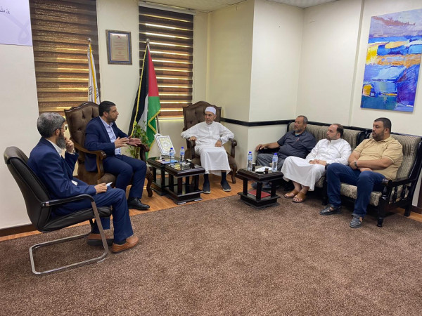 النائب شهاب يناقش مع رئيس بلدية جباليا النزلة مشاريع البلدية التطويرية
