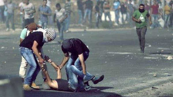 إصابات واعتقالات خلال مواجهات مع الاحتلال بالضفة والقدس