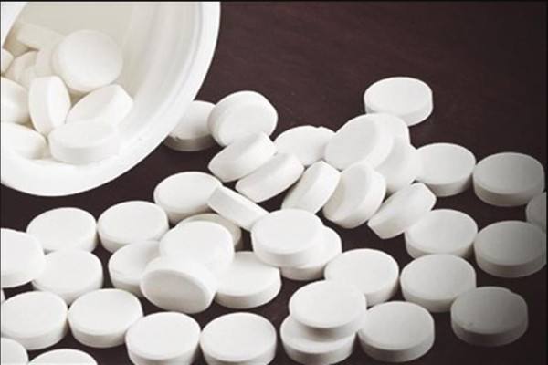 دولة شهيرة تسحب أدوية الباراسيتامول بعد وفيات الأطفال الغامضة