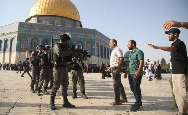 "المقاومة الشعبية": ندين ونستنكر اقتحام الاحتلال للمسجد الأقصى