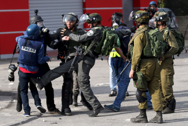منتدى الإعلاميين الفلسطينيين يدين اعتداءات الاحتلال على الصحفيين في القدس