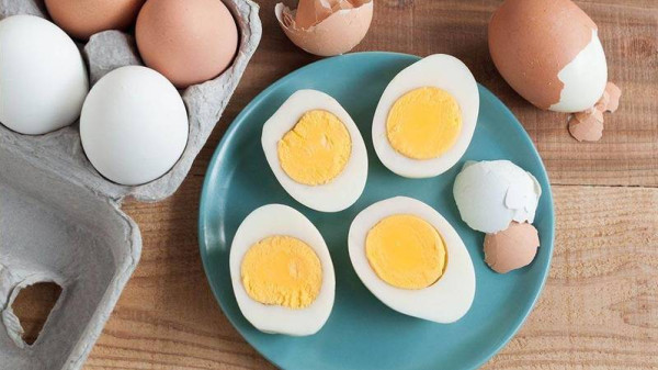 منها لصحة العين.. تعرف على الفوائد الصحية لتناول البيض