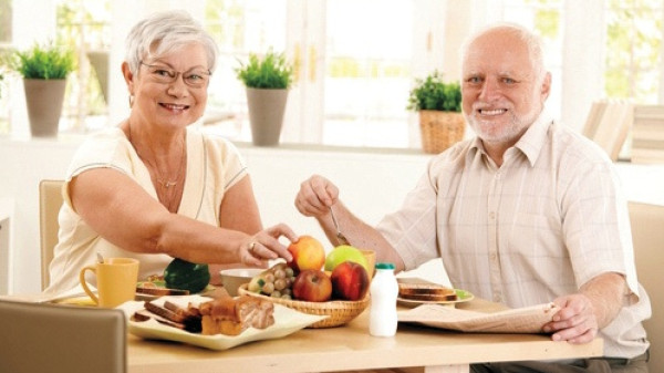 تعرف على نظام التغذية الصحيحة لكبار السن