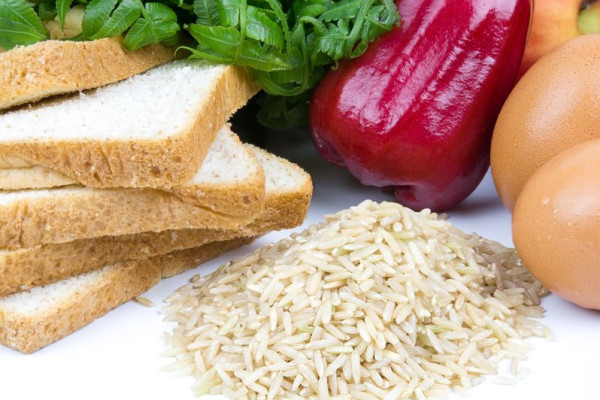 احذر من تناول الخبز والرز الأبيض.. قد يزيد فرص الإصابة بمرض خطير