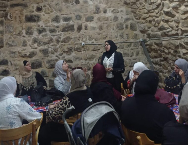 اجتماع لنساء البلدة القديمة في نابلس ينظمه اتحاد لجان العمل النسائي