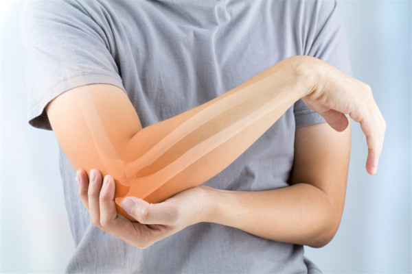 ما هو الأفضل لصحة العظام.. رياضة كرة القدم أم الجري؟