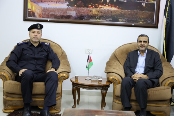 غزة: وكيل وزارة الاتصالات ومدير عام الشرطة الفلسطينية يبحثان سبل التعاون المشترك