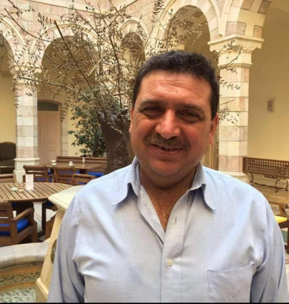 وفاة الصحفي الفلسطيني صخر أبو عون
