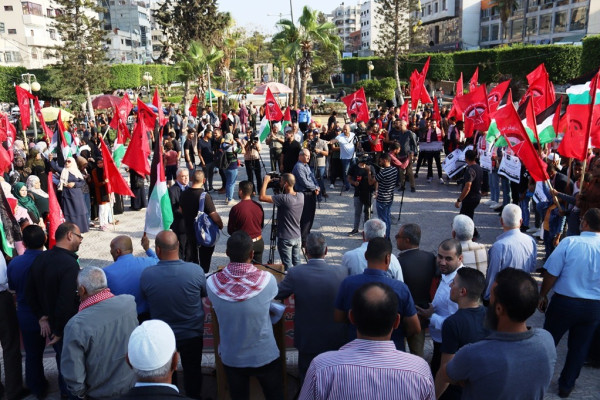 غزة: الجبهة الديمقراطية تنظم وقفة جماهيرية حاشدة دعماً لانتفاضة شعبنا في الضفة والقدس