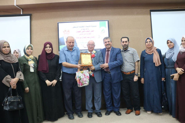 تربية الوسطى تكرم رئيس قسم الإشراف التربوي لبلوغه سن العطاء