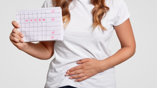 هل ممكن أن يحدث الحمل أثناء الدورة الشهرية؟